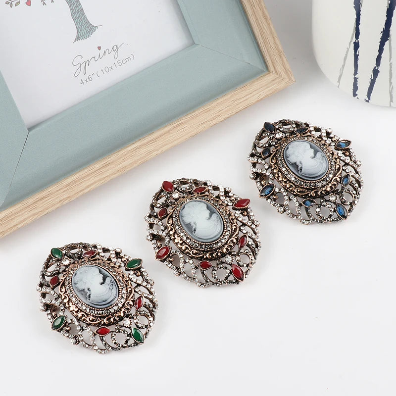 Fashion Textured 583 Gold Formal Brooch 005