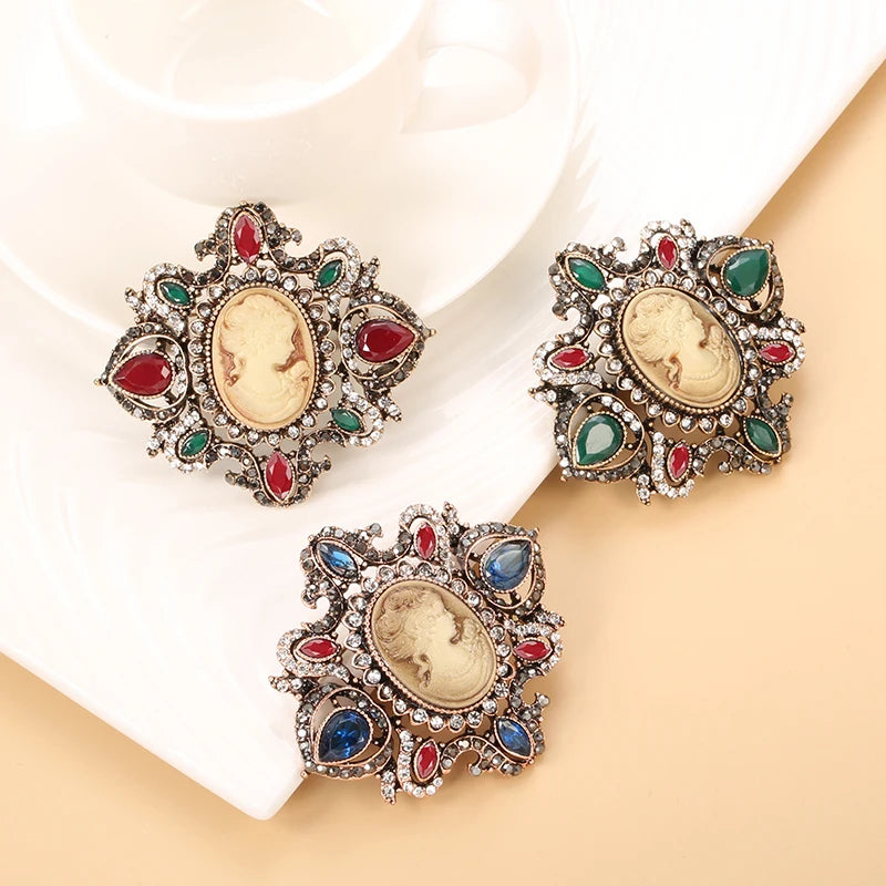 Fashion Textured 583 Gold Formal Brooch 011